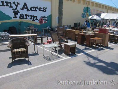 nashville-flea-market-shopping-petticoat junktion