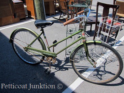 nashville-flea-market-shopping-petticoat junktion