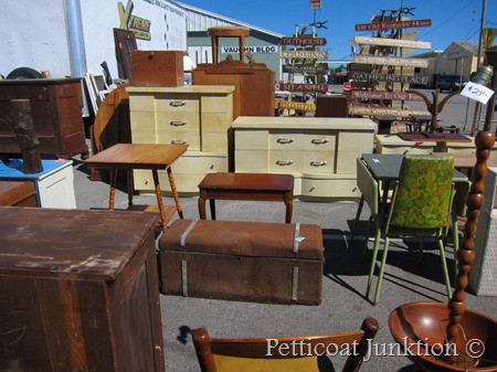 Nashville Flea Market shopping, Petticoat Junktion