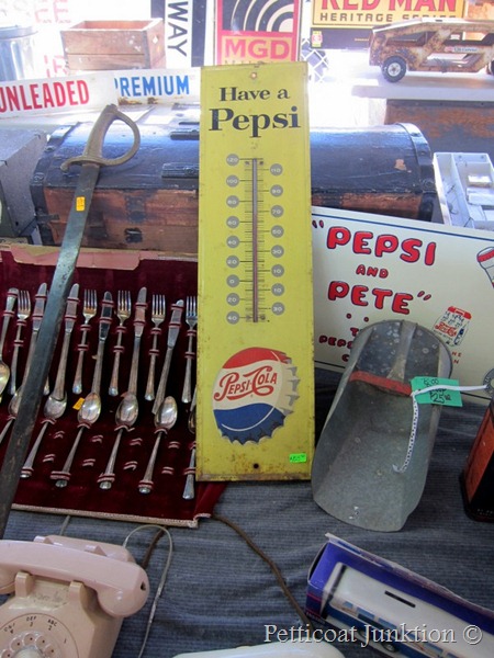 Nashville Flea Market shopping, Petticoat Junktion