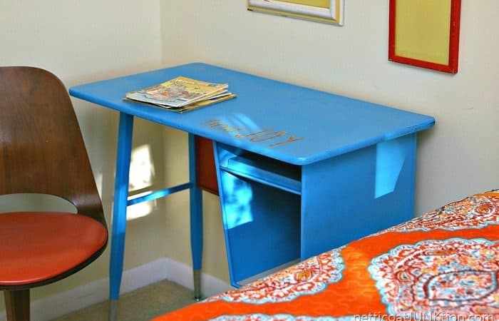 spray paint a metal desk