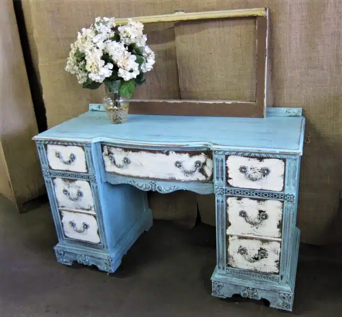 blue desk (2)