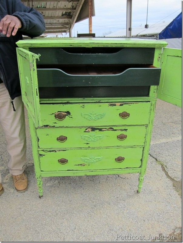 painted-furniture-ideas-Nashville-Flea-Market