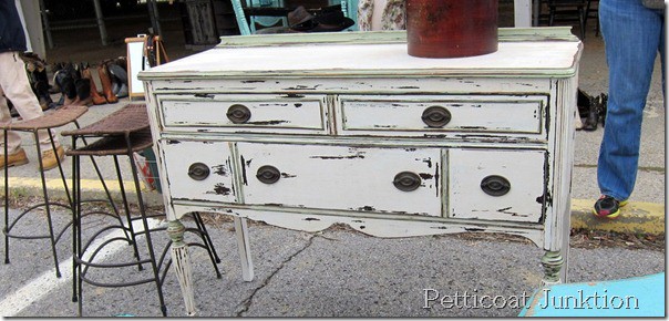 painted-furniture-ideas-Nashville-Flea-Market