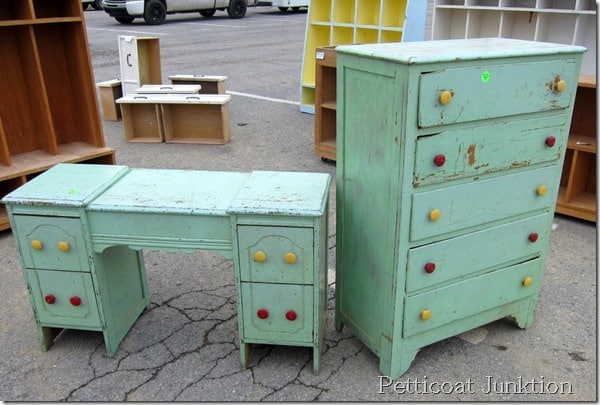 painted-furniture-ideas-Nashville-Flea-Market