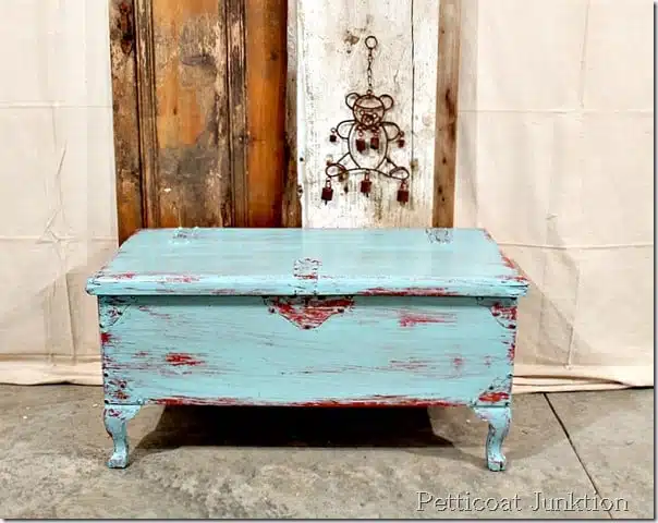 red-turquoise-distressed-chest-diy-craft