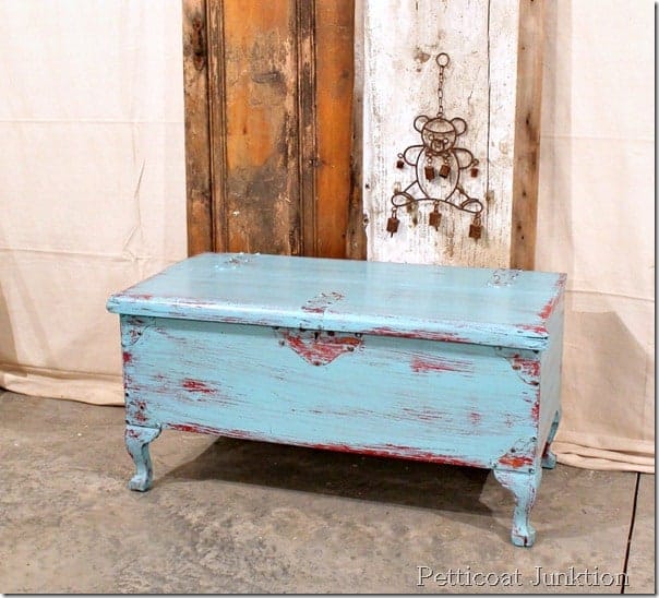 red-turquoise-distressed-chest-diy-craft