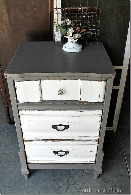 nightstand-paint-makeover-project