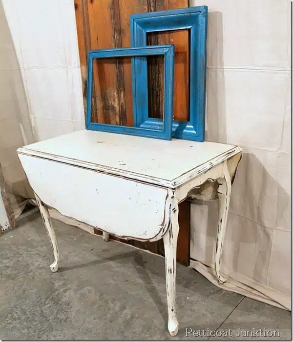Distressed painted furniture 