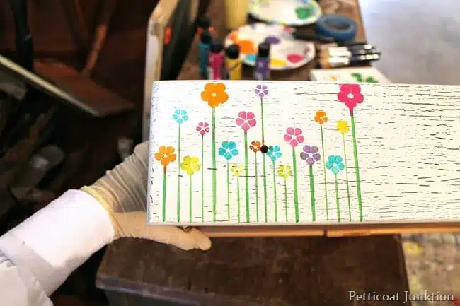How to stencil flowers