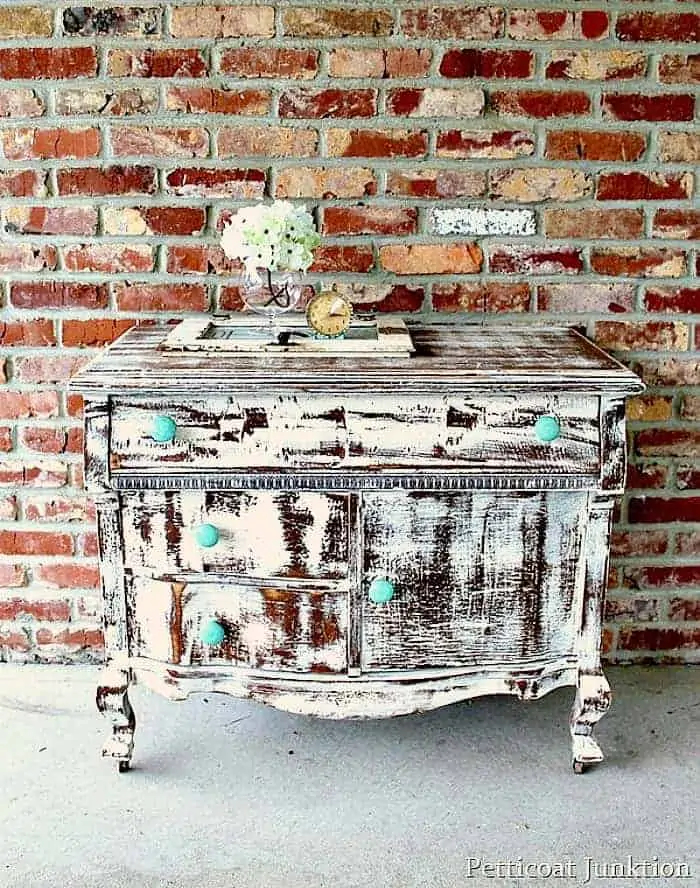 DISTRESSED FURNITURE PROJECTS