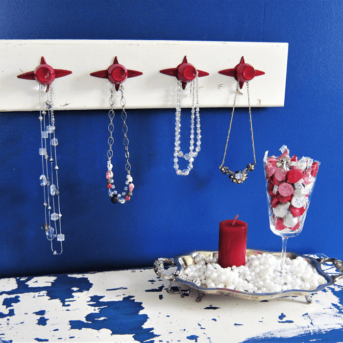 make your valentine a necklace hanger