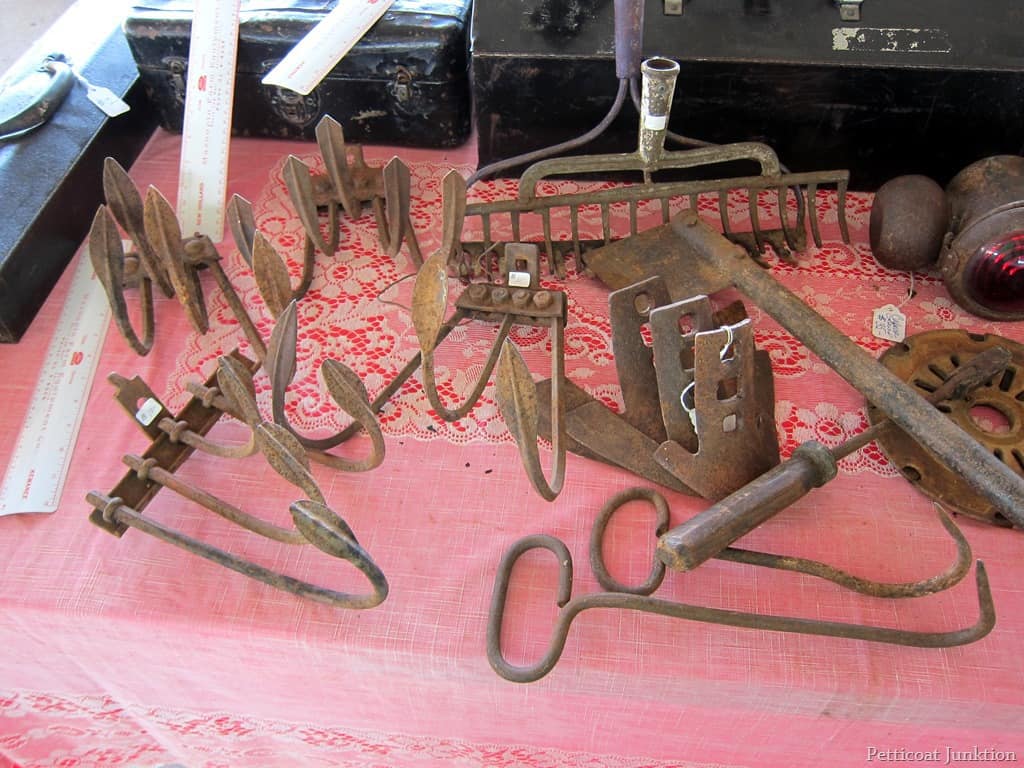 Rusty Junk HeavenThe Nashville Flea Market Petticoat Junktion