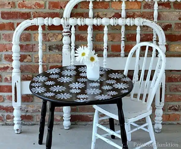 stenciled daisy table by Petticoat Junktion
