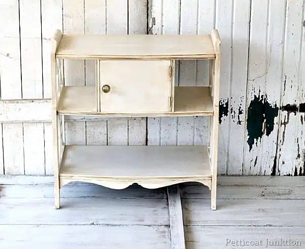 antiquing effect on white painted furniture Petticoat Junktion