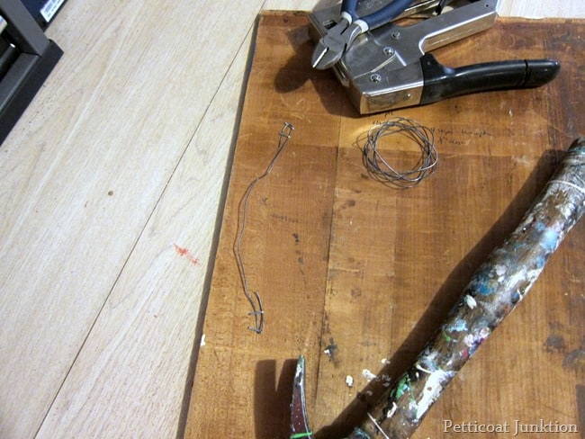 how to make the hanger for a rustic sign Petticoat Junktion