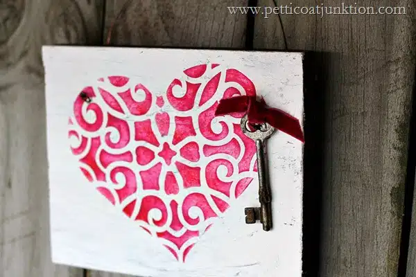 How to stencil a heart Petticoat Junktion craft project