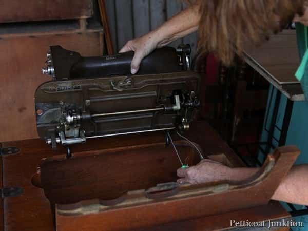 how to remove sewing machine from cabinet Petticoat Junktion