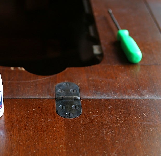 how to prepare an old sewing machine cabinet for painting