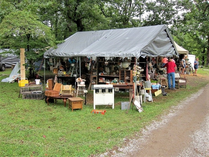 junk shopping the 127 yard sale Petticoat Junktion