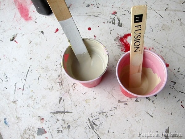 mixing paint Petticoat Junktion