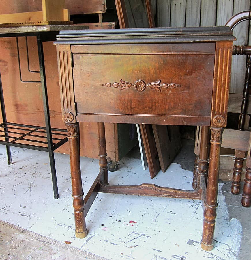 old sewing machine cabinet to remove sewing machine and paint