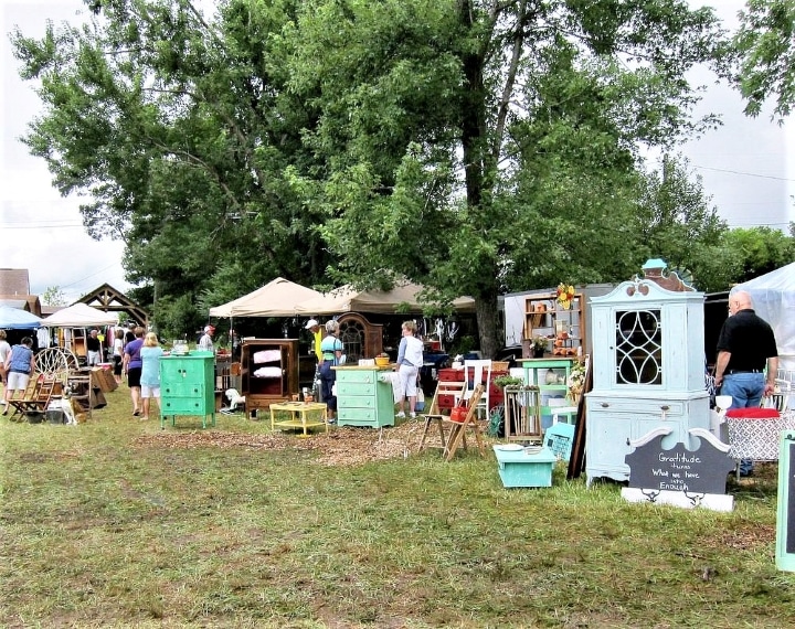 painted furniture 127 worlds longest yard sale