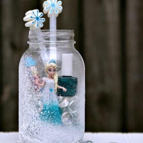 Elsa-Frozen-Mason-Jar-Gift-Idea-Petticoat-Junktion-2.jpg