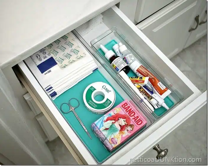 bathroom drawer organization Petticoat Junktion project