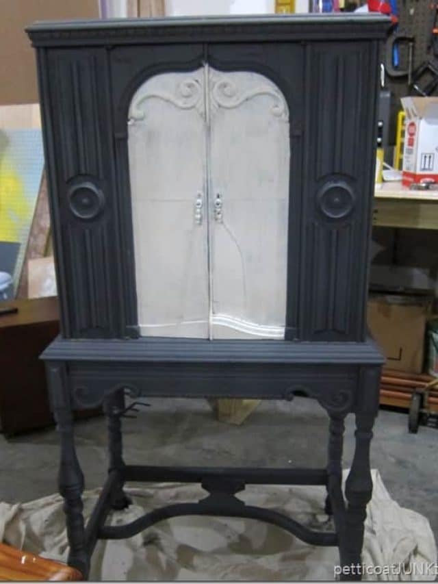 cropped-furniture-paint-project-in-progress-Petticoat-Junktion_thumb.jpg