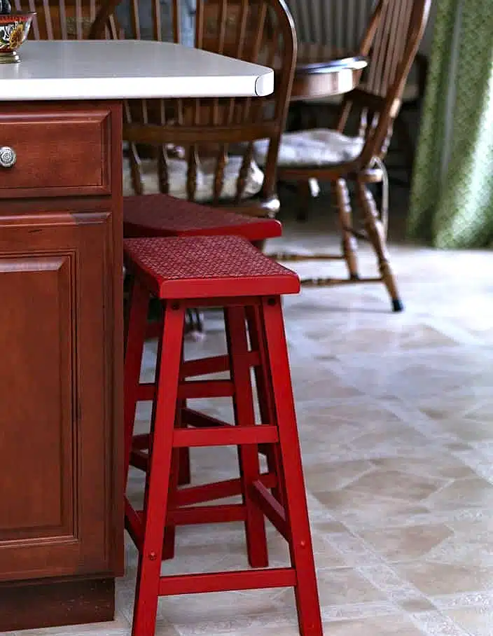 how to paint bar stools red