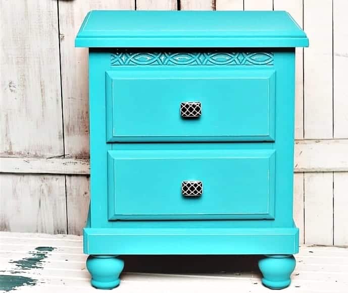 how to paint furniture and change the knobs