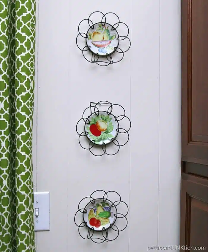 vintage hanging plate wall decor fruit Petticoat Junktion 1