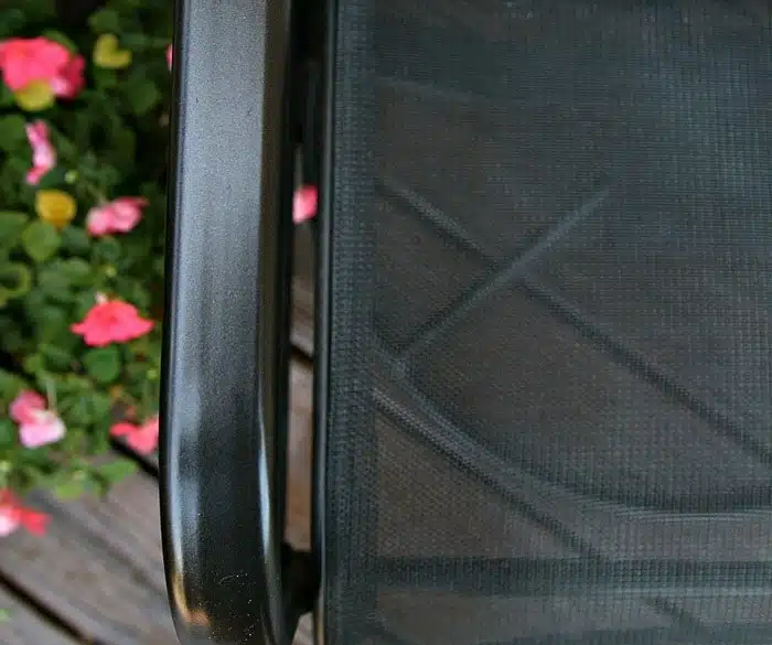spray paint a patio chair