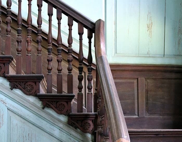 staircase Drayton Hall