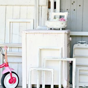 How-to-distress-painted-furniture-and-home-decor-Petticoat-Junktion-tips-and-techniques-4_thumb.jpg
