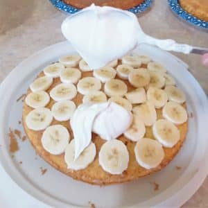 how to make a banana cake with sliced bananas