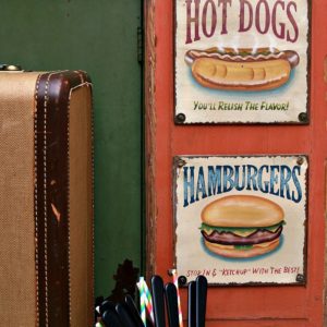 Creative-Kitchen-Wall-Decor-From-Two-Budget-Finds-2_thumb.jpg