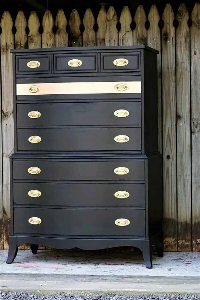 Paint A Metallic Gold Stripe On Furniture