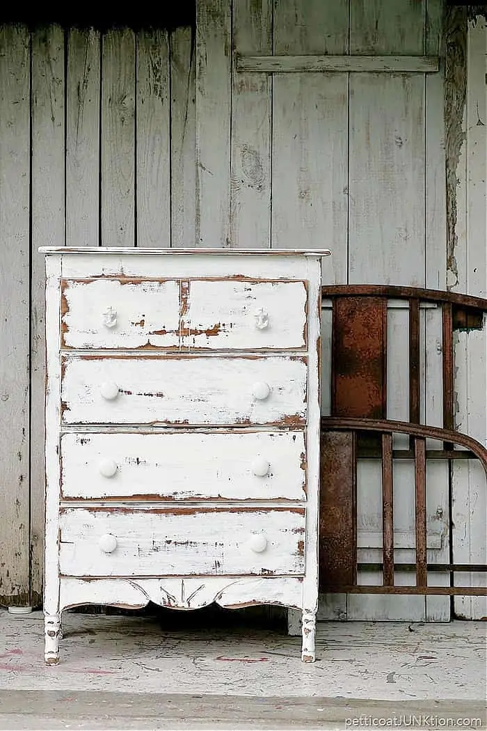 White shabby chic chest of deals drawers