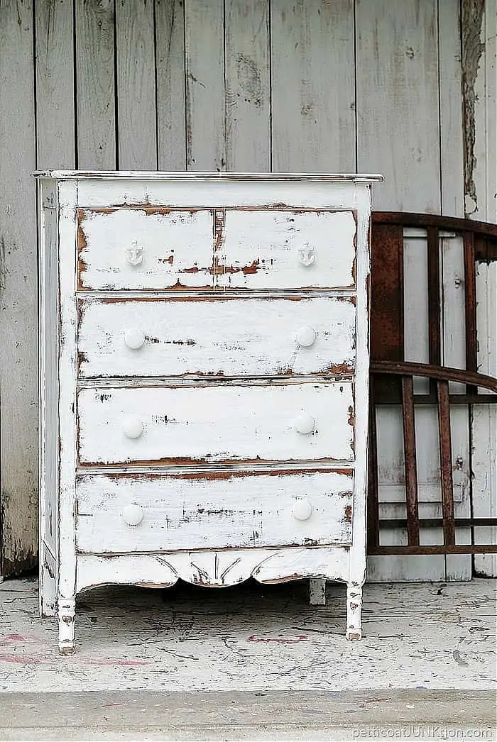 Shabby store wood furniture