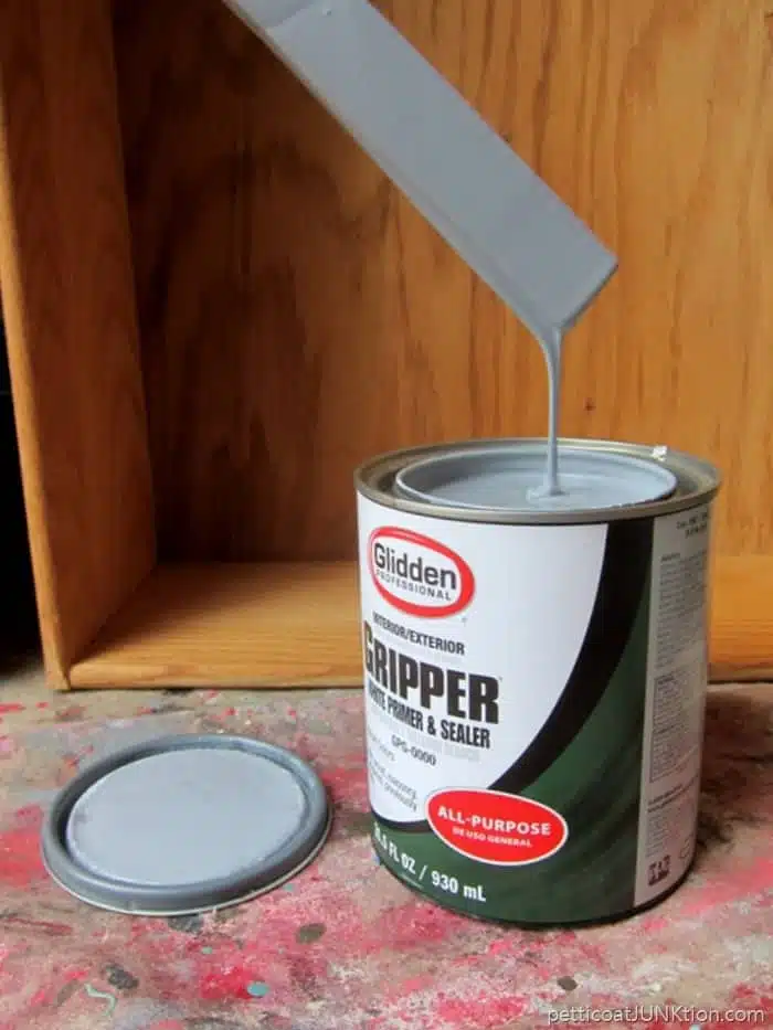 use primer when painting furniture