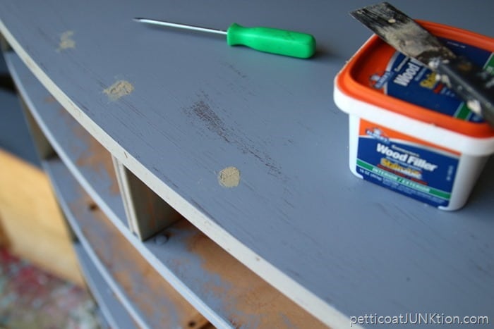 filling holes with wood putty
