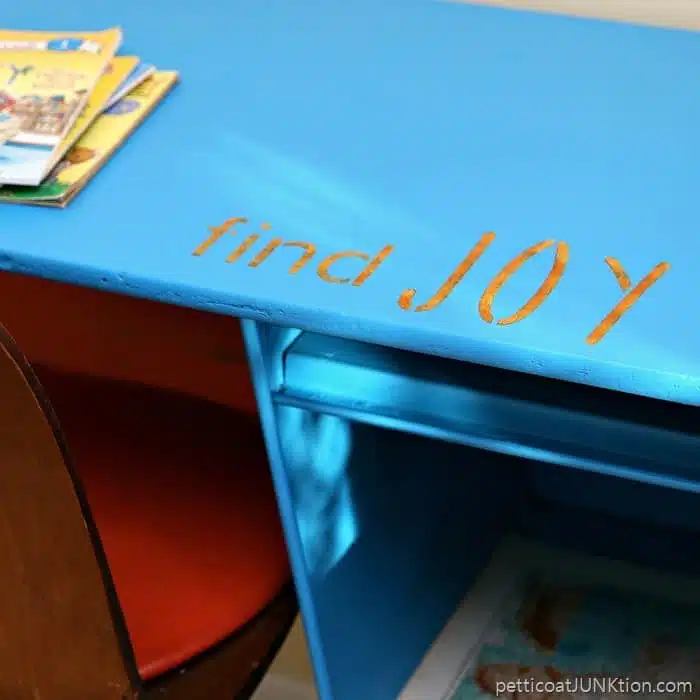 spray paint a metal desk