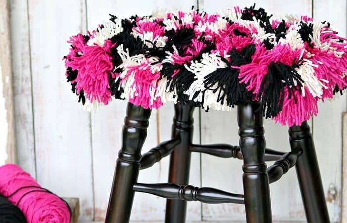 fuchsia and black yarn seat cover