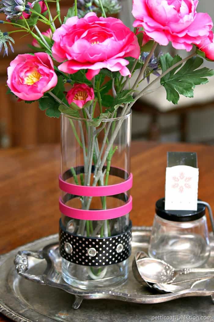 decorate a glass vase with recycled belts project