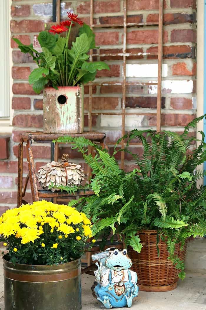 Birdhouse Flower Container Decorating Idea 5