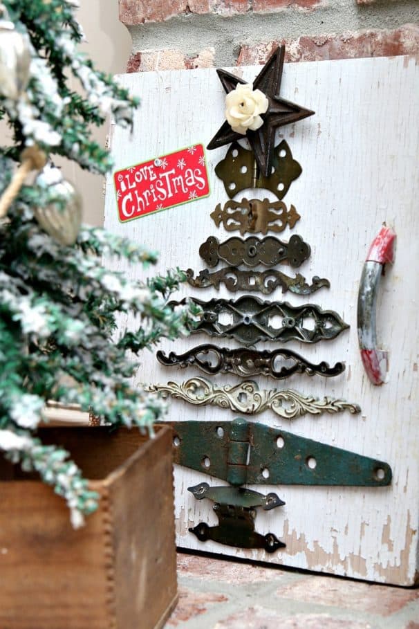 32 Clever Christmas Decorating Ideas Using Recycled Items