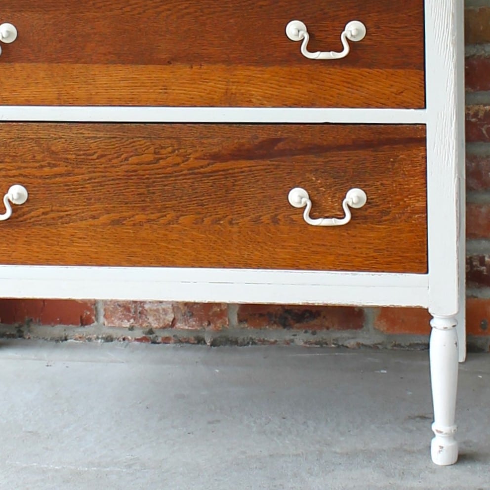 How To Use Off White Paint To Update Oak Furniture