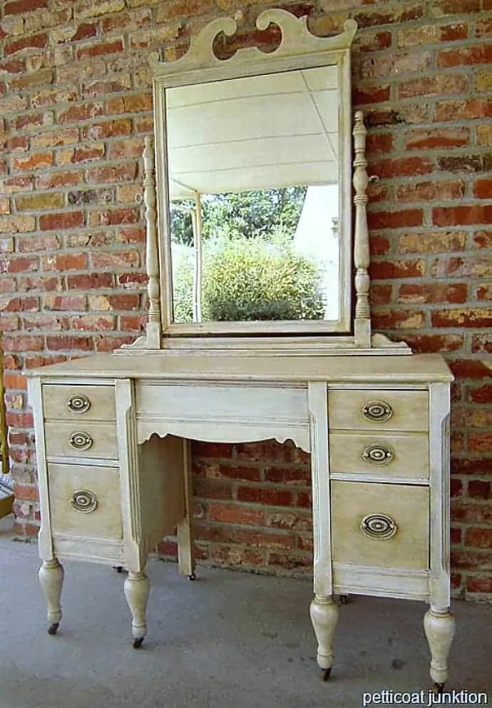 How To Antique Furniture In Two Easy Steps
